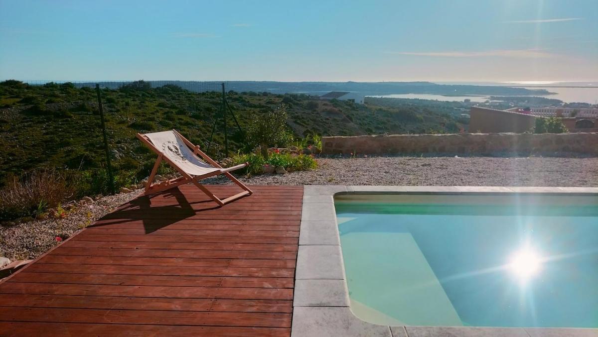 Maison avec vue sur la mer et avec piscine à Fitou Esterno foto